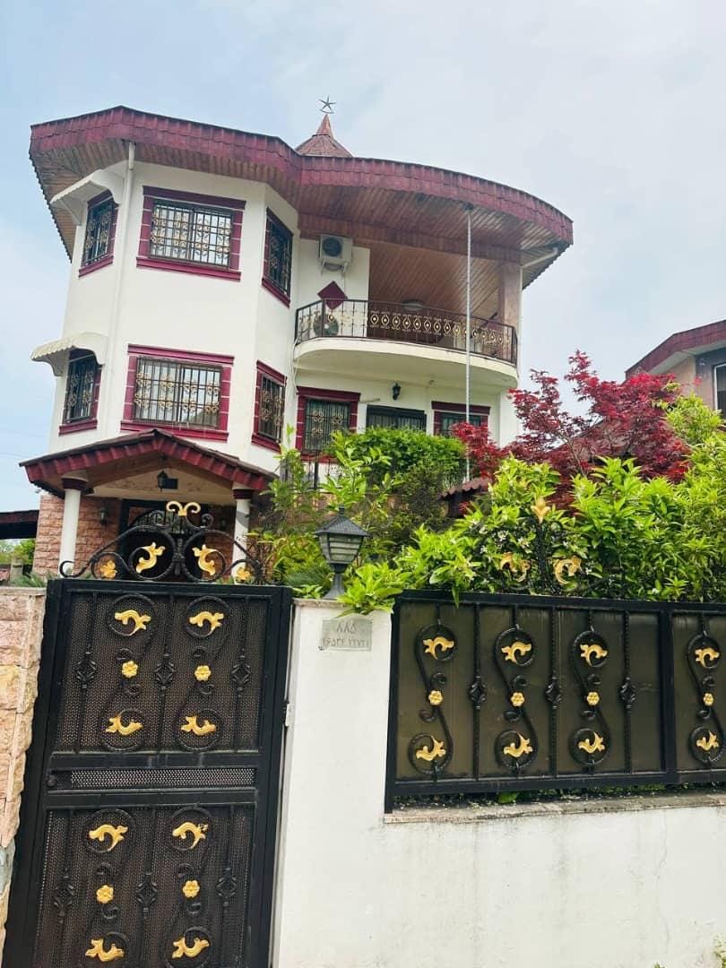 ویلا باغ_زیر قیمت با ویو بی نظیر جنگلی