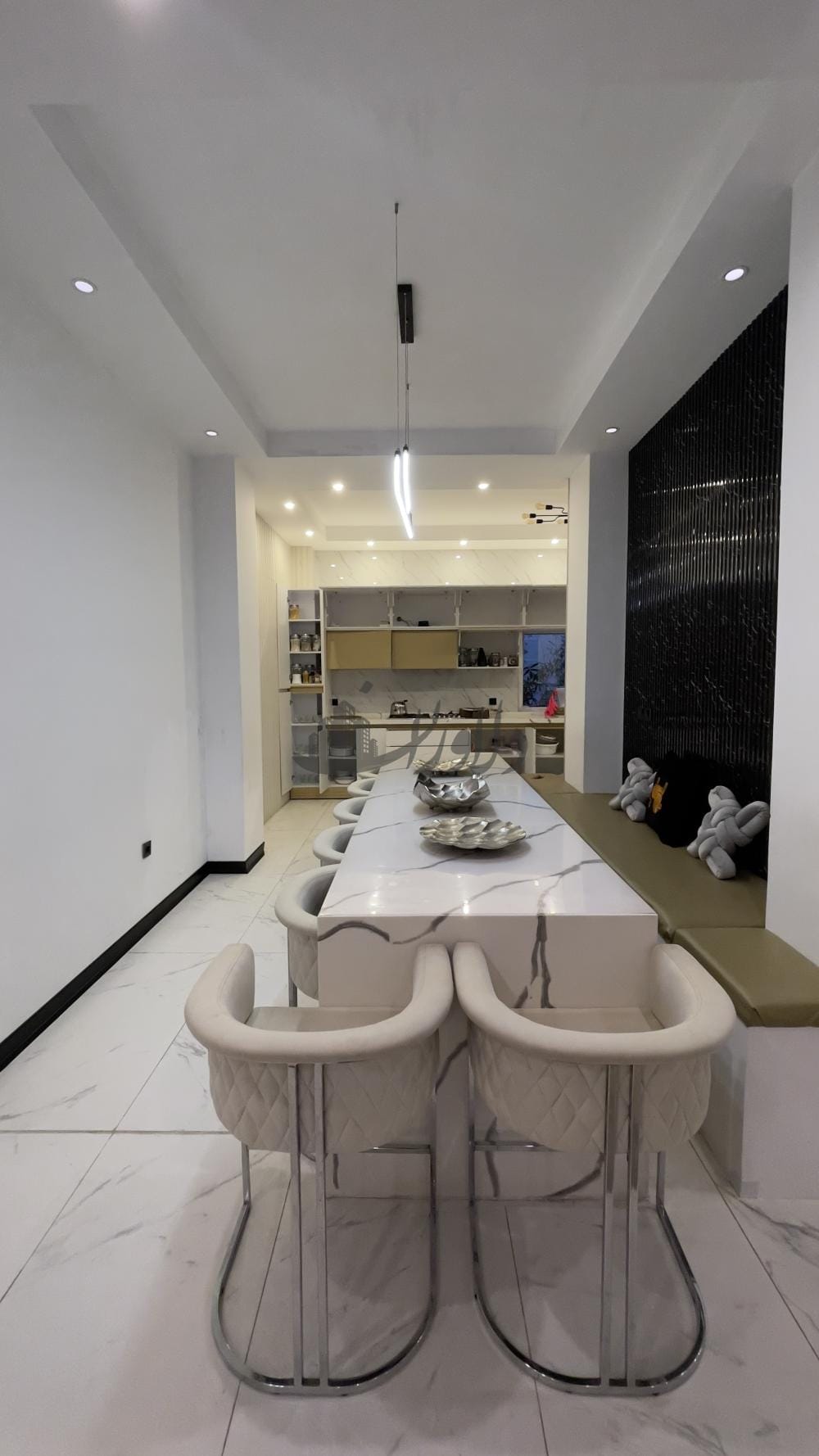 فروش و تهاتر ویلای نوساز شهرکی۳۰۰متر سنددار در ایزدشهر