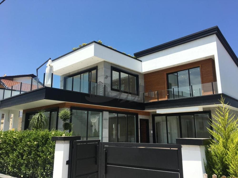 فروش ویلا مدرن در رویان سیاهرود – ۴۰۰ متر بنا | استخر + روف | سنددار