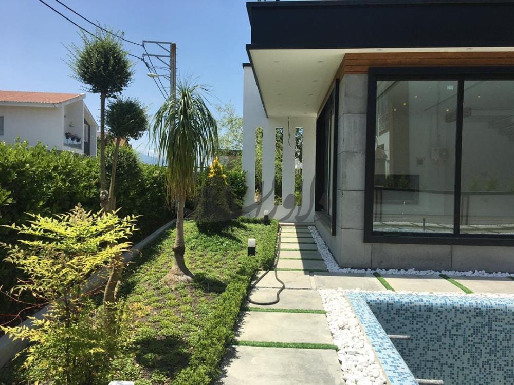 فروش ویلا مدرن در رویان سیاهرود – ۴۰۰ متر بنا | استخر + روف | سنددار