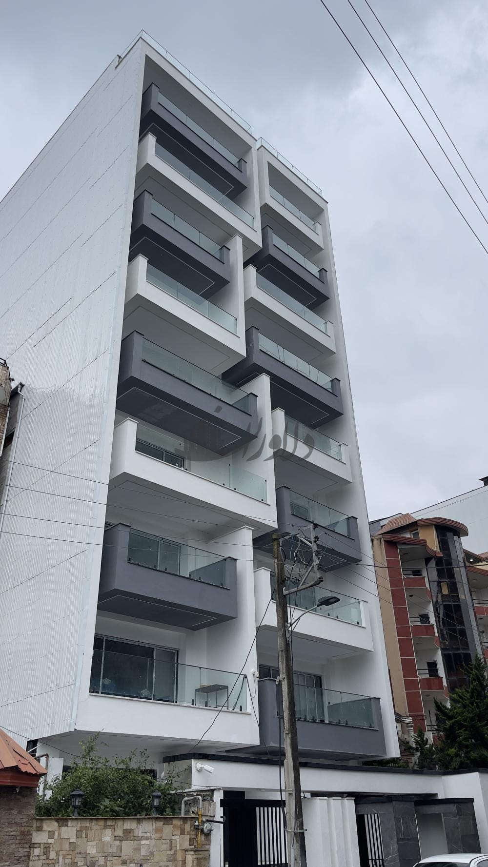 فروش آپارتمان نوساز ساحلی ۱۴۰ متری در ایزدشهر