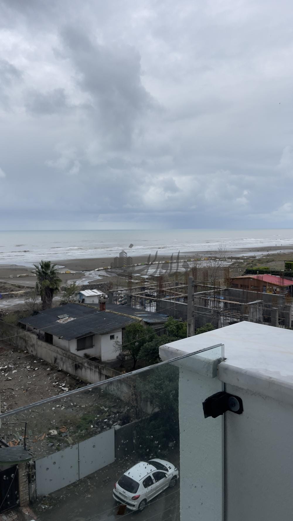 فروش آپارتمان نوساز ساحلی ۱۴۰ متری در ایزدشهر