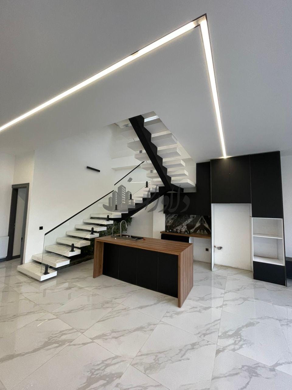 ویلا نوساز استخردار متریال عالی