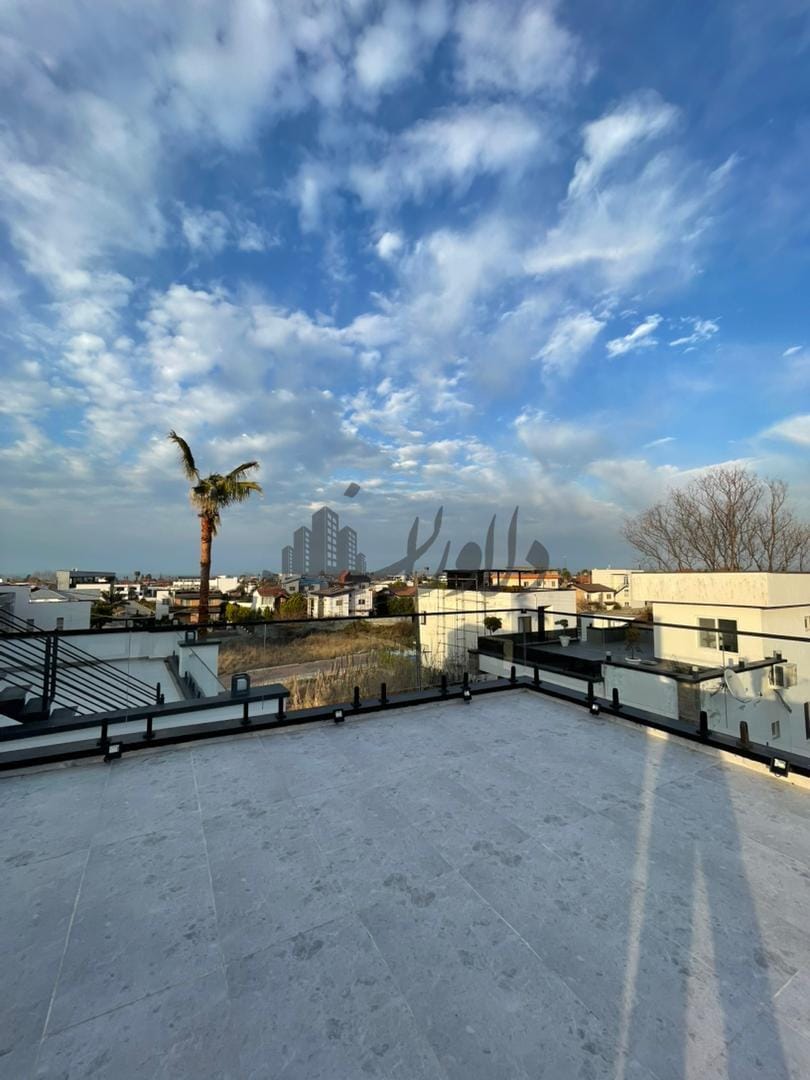 ویلا نوساز استخردار متریال عالی