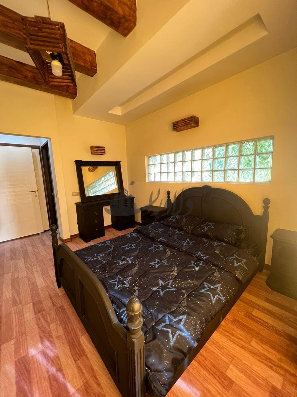 برج ساحلی ویو ابدی دریا استخر رو به ساحل