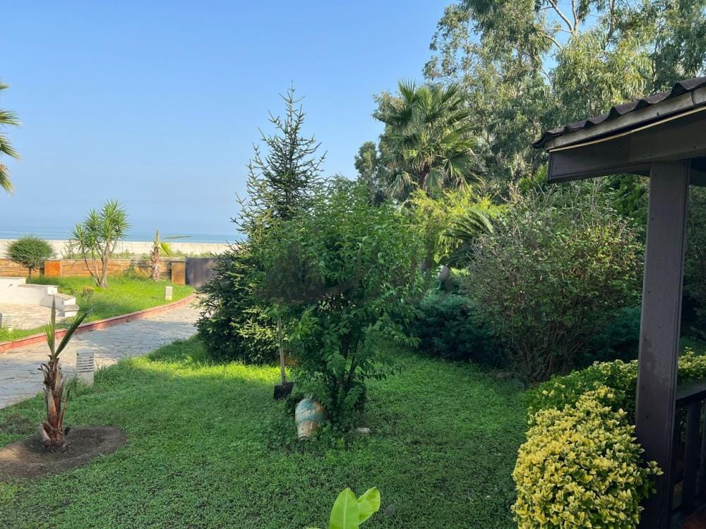 برج ساحلی ویو ابدی دریا استخر رو به ساحل