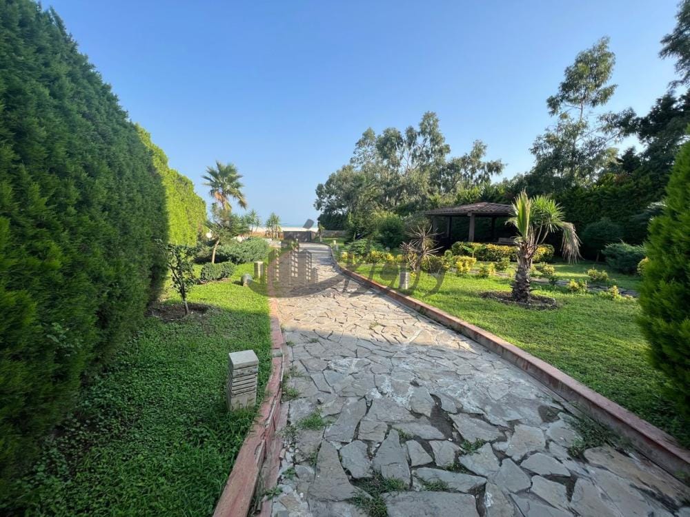 برج ساحلی ویو ابدی دریا استخر رو به ساحل