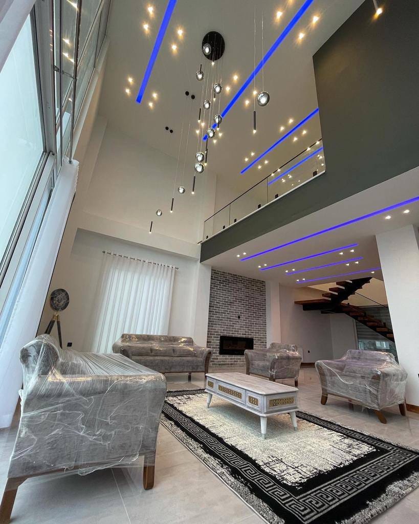 فروش ویلاتریبلکس ۳۸۰متری در منطقه ی زیبا