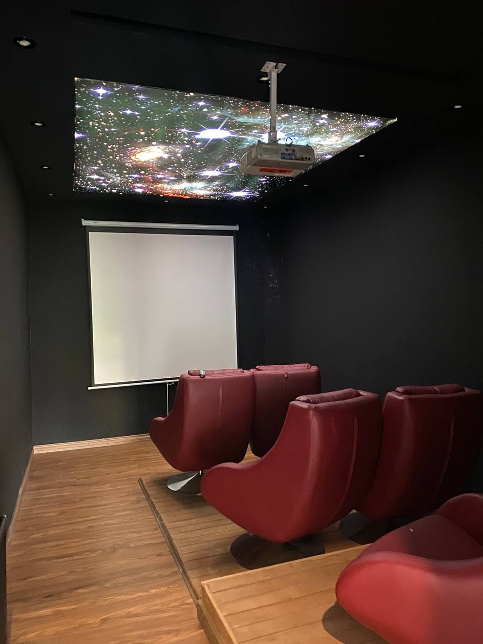 فروش ویلای شهرکی مدرن۱۲۰۰متریدرمنطقه ی زیبای ونوش