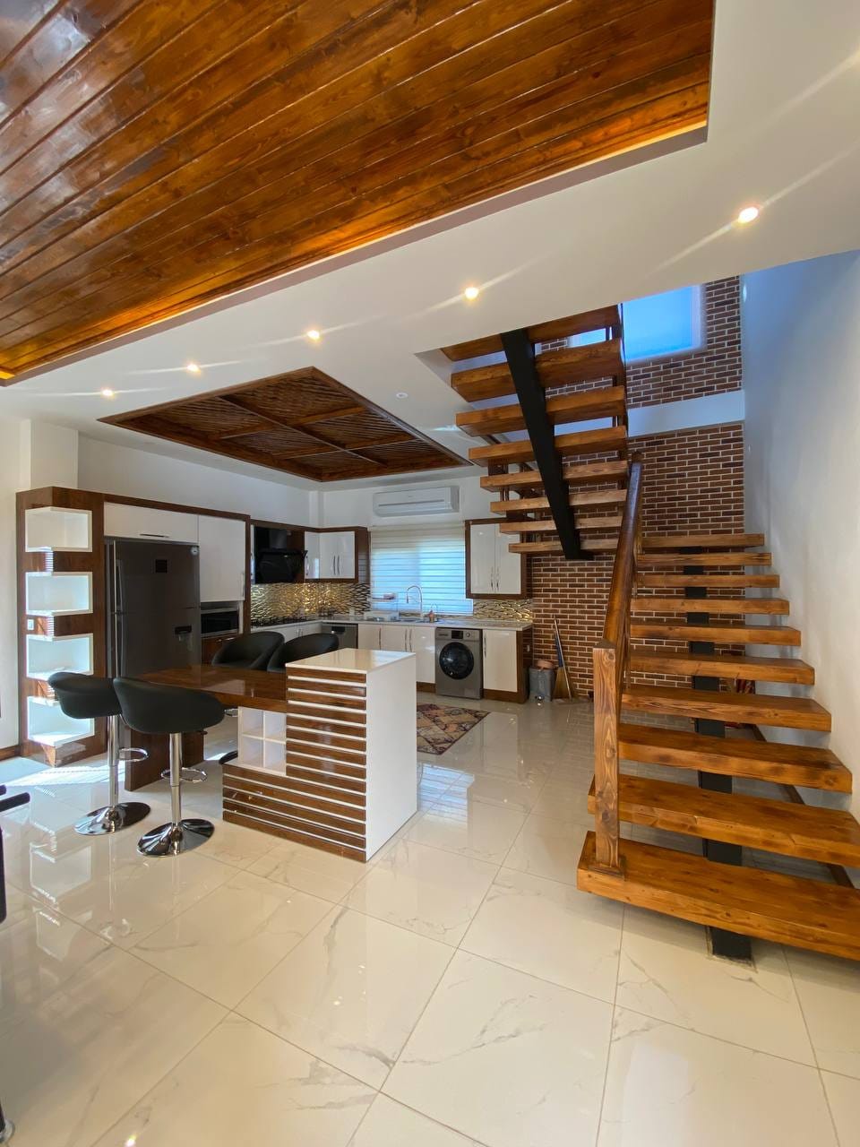 ویلای دوبلکس ۳۵۵ متری  شهرکی  در منطقه زیبای رویان