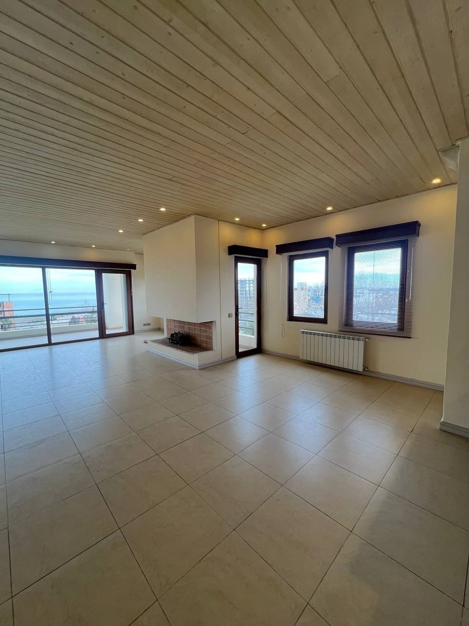 اجاره آپارتمان نوساز ساحلی