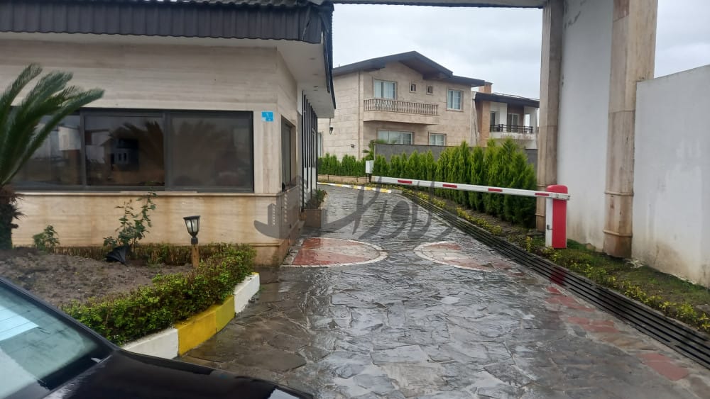 زمین داخل شهرک