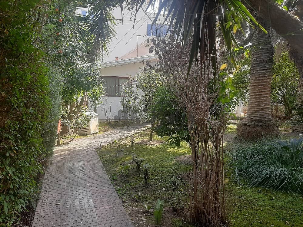 فروش ویلای شهرکی ساحلی با بنای قدیمی