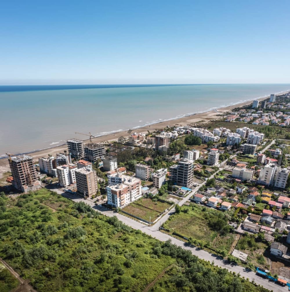 380 متر زمین قطعه اول دریا مرکز شهر نور آماده برای مشارکت