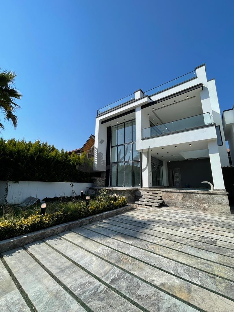 ویلا فروشی شهرکی وازیوار استخر دار