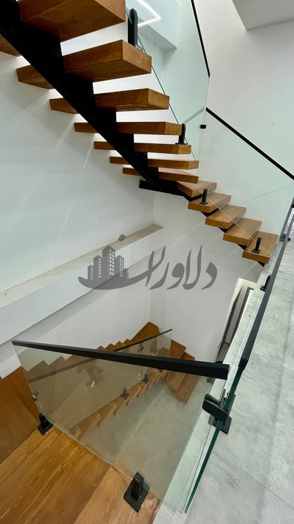 ویلا تریبلکس مدرن در دامنه کوه ویلا تریبلکس مدرن در دامنه کوه