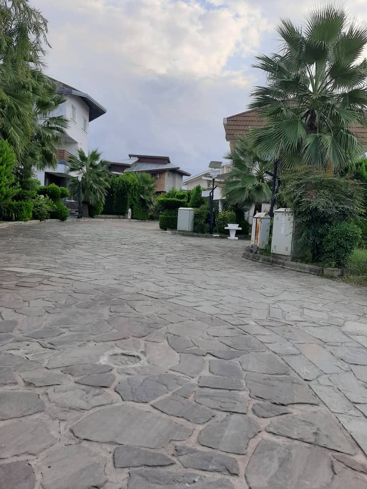 فروش ویلا دوبلکس ۳۸۰متری استخردار شهرکی در منطقه برند فروش ویلا دوبلکس ۳۸۰متری استخردار شهرکی در منطقه برند