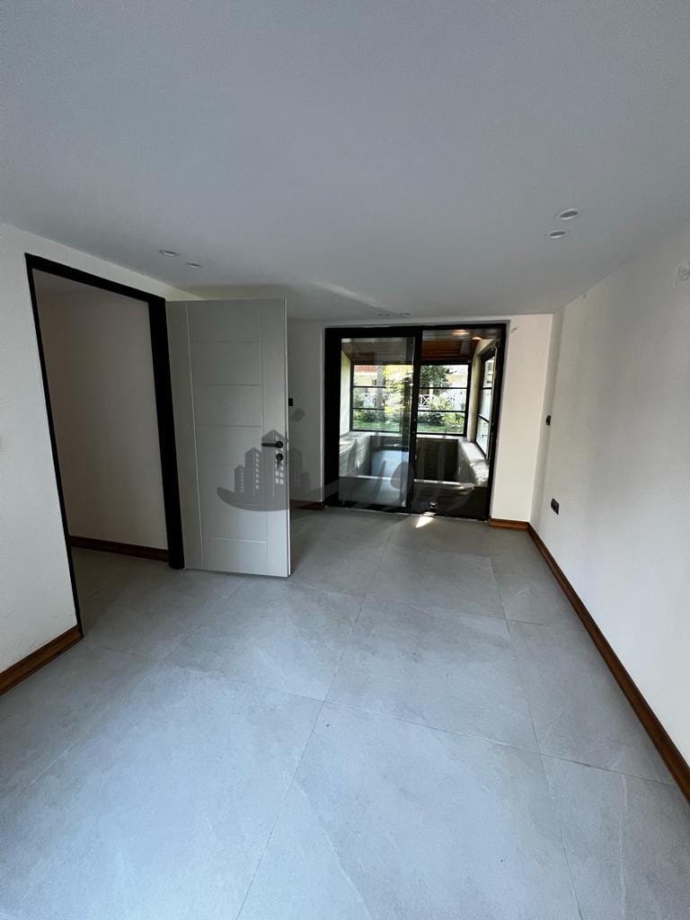 ویلای دریا کنار شهرکی 408 متری نوساز استخردار ویلای دریا کنار شهرکی 408 متری نوساز استخردار