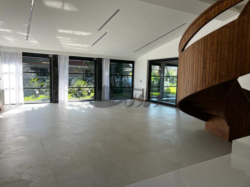 ویلای دریا کنار شهرکی 408 متری نوساز استخردار ویلای دریا کنار شهرکی 408 متری نوساز استخردار