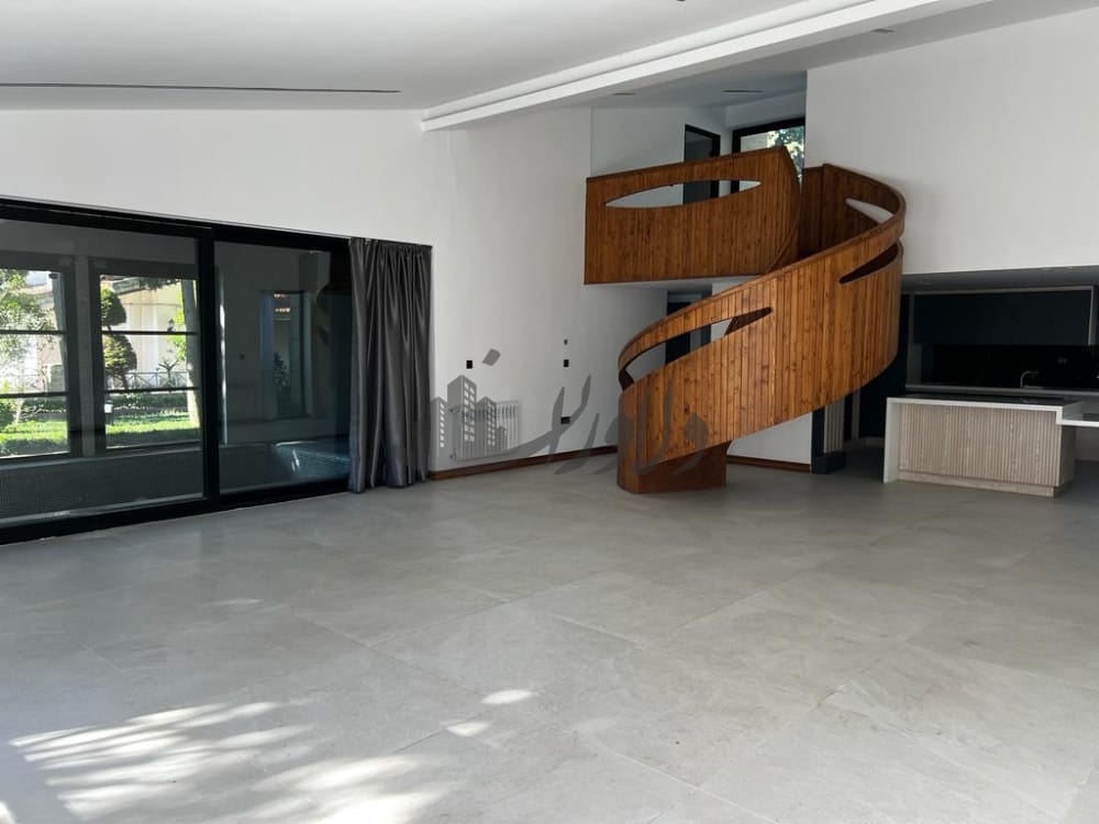 ویلای دریا کنار شهرکی 408 متری نوساز استخردار ویلای دریا کنار شهرکی 408 متری نوساز استخردار