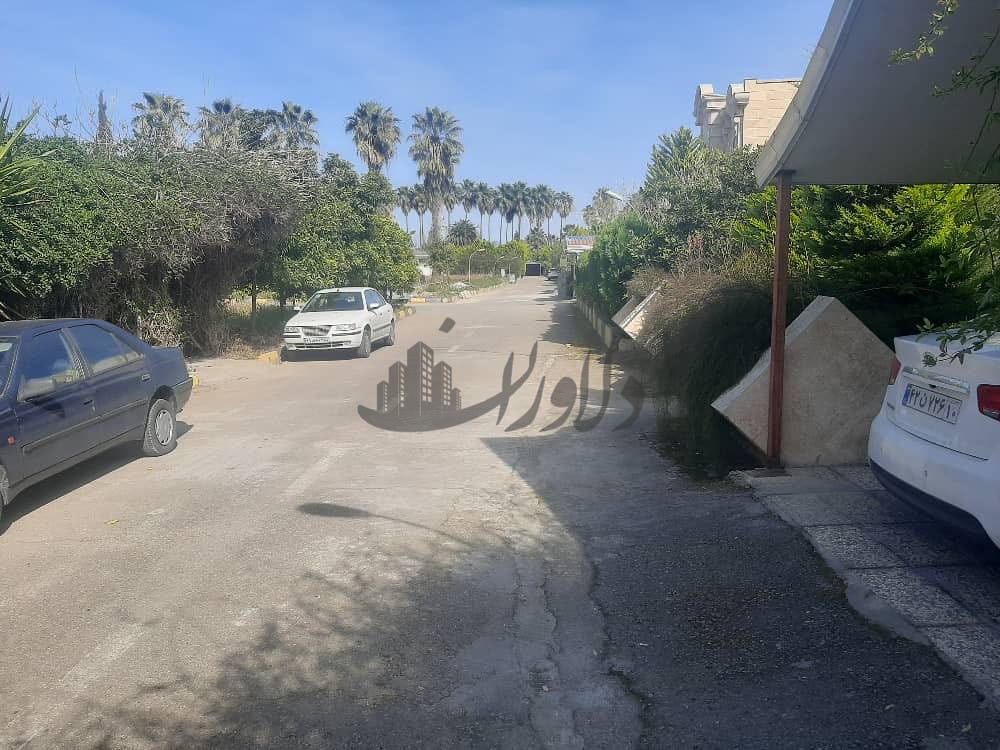 فروش ویلای شهرکی ساحلی با بنای قدیمی فروش ویلای شهرکی ساحلی با بنای قدیمی