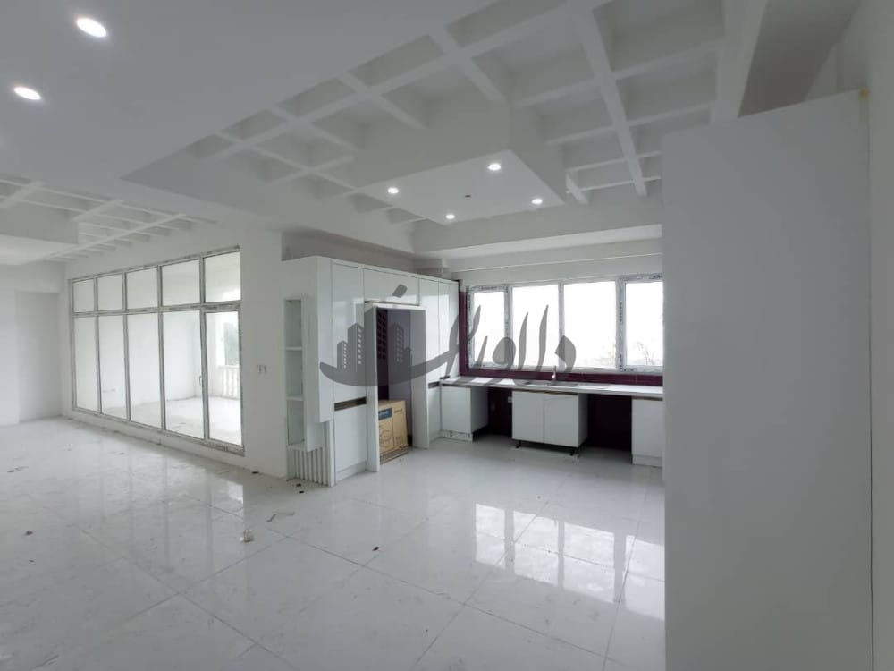 آپارتمان قواره اول دریا 215 متر در محمودآباد آپارتمان قواره اول دریا 215 متر در محمودآباد