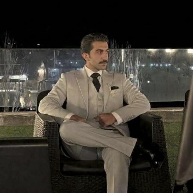 مانی محمودی مانی محمودی